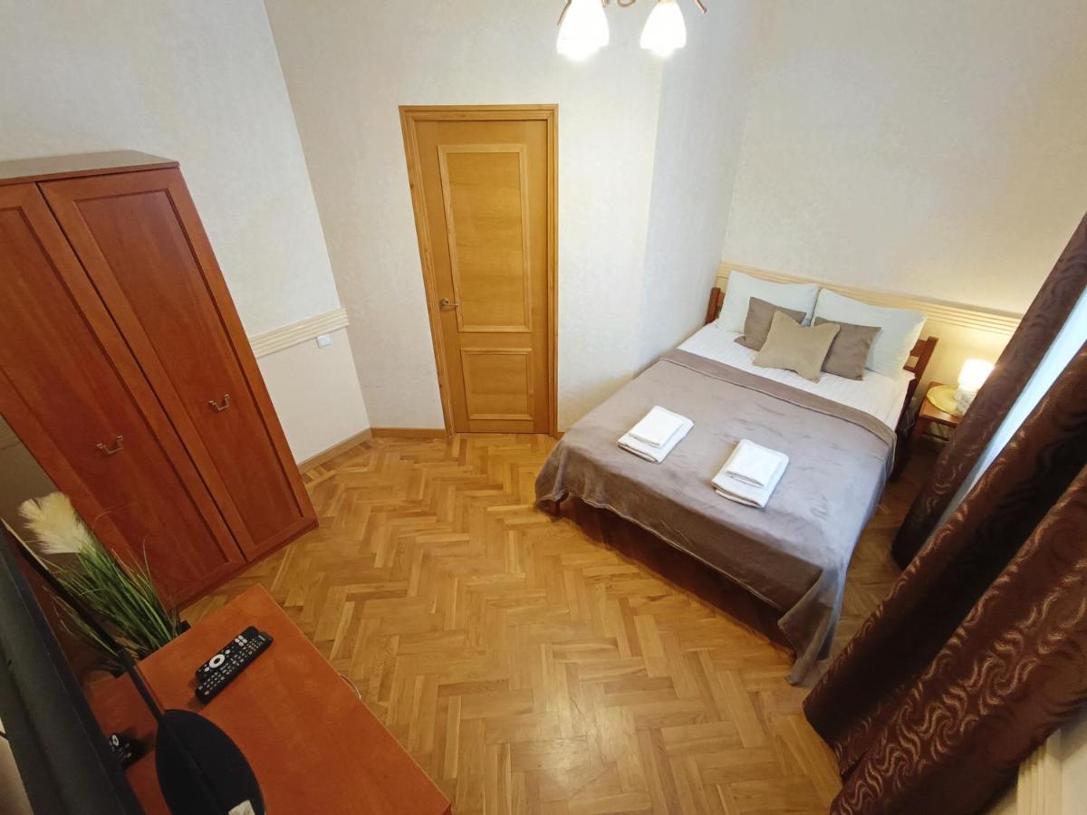 Old Town Retreat With Stunning Views 2 Bedroom Apartment Nearby The Church Of Saint Peter Riga Exterior photo